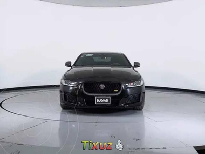 Jaguar XE P300 SE