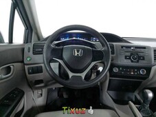 Auto Honda Civic 2012 de único dueño en buen estado