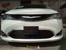 Chrysler Pacifica 2017 en buena condicción