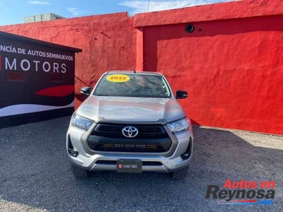 Toyota Hilux 2022 4 cil manual mexicana