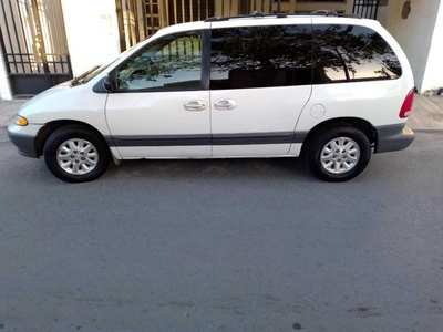 Chrysler Voyager 3.3l Se Corta At