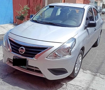 Nissan Versa 1.6 Drive Mt