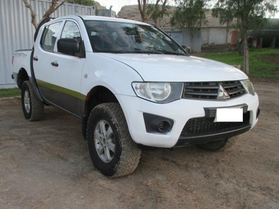 MITSUBISHI L200 2014 4X4