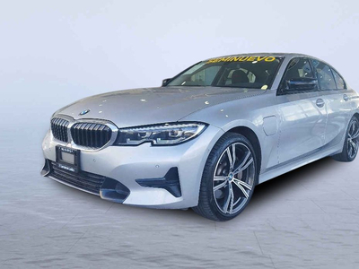 BMW Serie 3 2.0 330ia Sport Line At