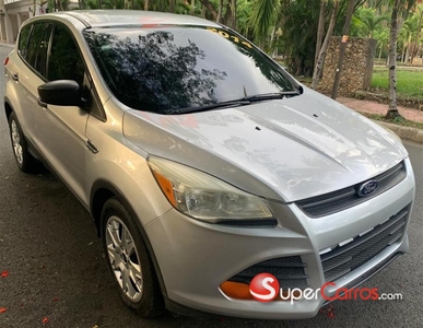 Ford Escape S 2014