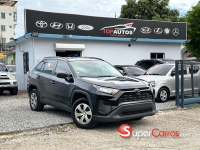 Toyota RAV4 LE 2020