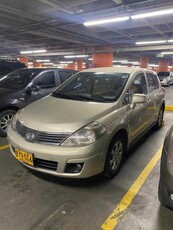 Nissan Tiida 1.8 Premium 5 p