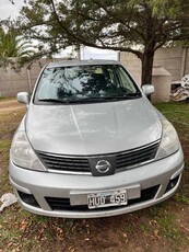 Nissan Tiida 1.8 Visia