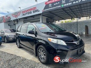 Toyota Sienna XLE Premium 2018