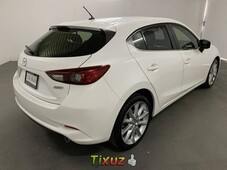 Auto Mazda 3 2018 de único dueño en buen estado