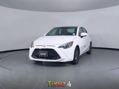 Toyota Yaris R XLE Aut