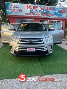 Toyota Highlander LE 2019