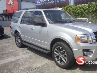 Ford Expedition XLT 2016