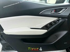 Auto Mazda 3 2018 de único dueño en buen estado