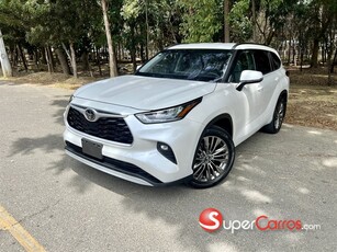 Toyota Highlander LE 2020