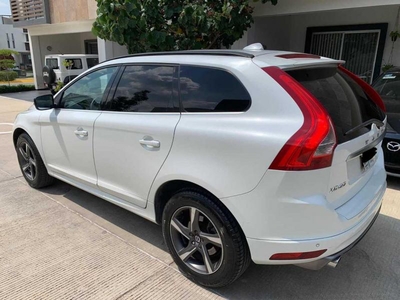 Volvo XC60 2.0 T5 R-design Awd At