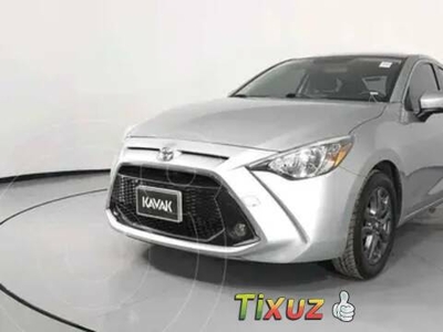 Toyota Yaris R XLE Aut