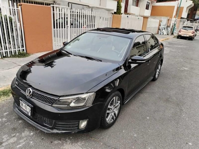 Volkswagen Jetta 2.0 Live Mt