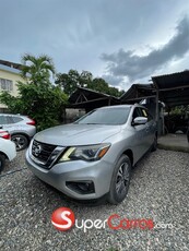 Nissan Pathfinder LE 2017