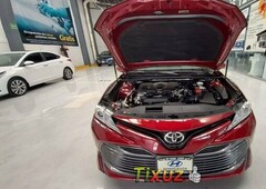 Auto Toyota Camry 2019 de único dueño en buen estado