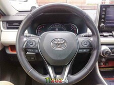 Auto Toyota RAV4 2020 de único dueño en buen estado