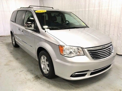 CHRYSLER TOWN & COUNTRY 2012