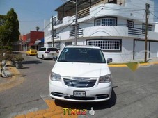 CHRYSLER TOWN COUNTRY LIMITED 2011