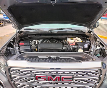 GMC Sierra PAQ E DENALI CREW CAB PIEL 4X4