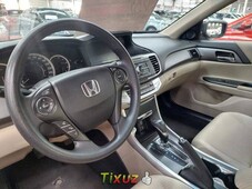 Auto Honda Accord 2018 de único dueño en buen estado