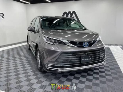 Toyota Sienna HEV Limited