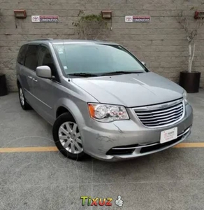 Chrysler Town and Country Touring 36L