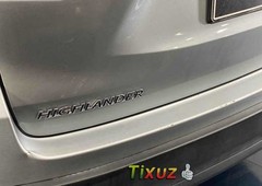 Auto Toyota Highlander 2018 de único dueño en buen estado