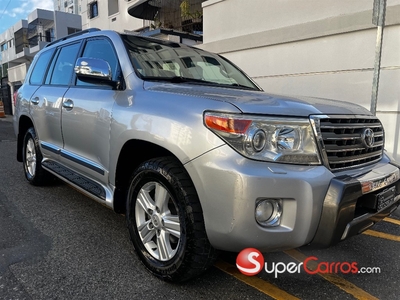 Toyota Land Cruiser VX 2014