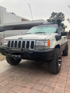 Jeep Grand Cherokee Laredo 4x4 At