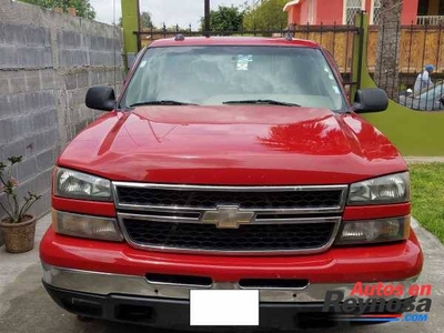 Chevrolet Silverado 2007 8 cil automatica regularizada