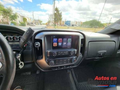 Chevrolet Silverado 2016 8 cil automatica 4x4 regularizada
