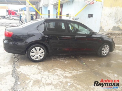 Volkswagen Jetta 2012 4 cil automático regularizado