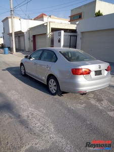 Volkswagen Jetta 2013 4 cil automático americano