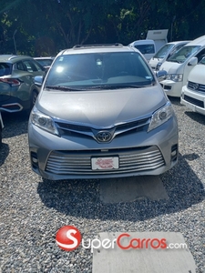 Toyota Sienna XLE 2018