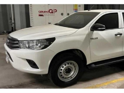 Toyota Hilux 2.7 Cabina Doble Base Mt