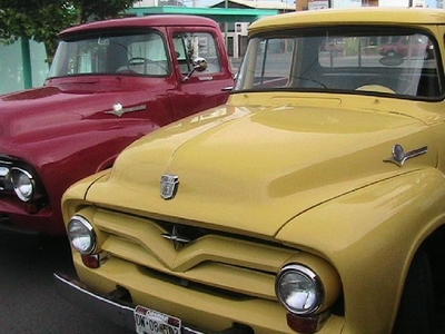2 Pickups ford 1956