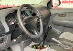 Carro Toyota Hilux 2014 en buen estadode único propietario en excelente estado