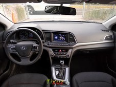 Hyundai Elantra 2017 usado