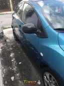 Mazda 2 color azul