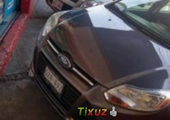 Pongo a la venta cuanto antes posible un Ford Focus en excelente condicción