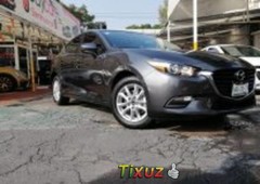 Quiero vender inmediatamente mi auto Mazda Mazda 3 2017 muy bien cuidado