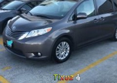 Quiero vender inmediatamente mi auto Toyota Sienna 2016