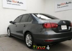 Quiero vender inmediatamente mi auto Volkswagen Jetta GLI 2013