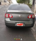 Quiero vender un Volkswagen Passat en buena condicción