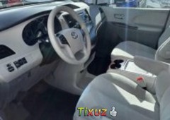 Se vende un Toyota Sienna 2014 por cuestiones económicas